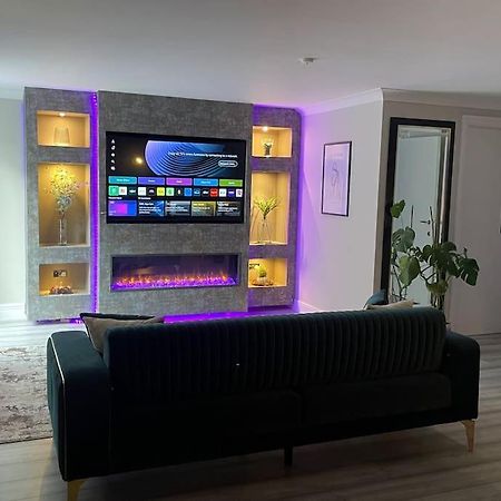 The Exclusive Jacuzzi Apartment Birmingham Exterior foto
