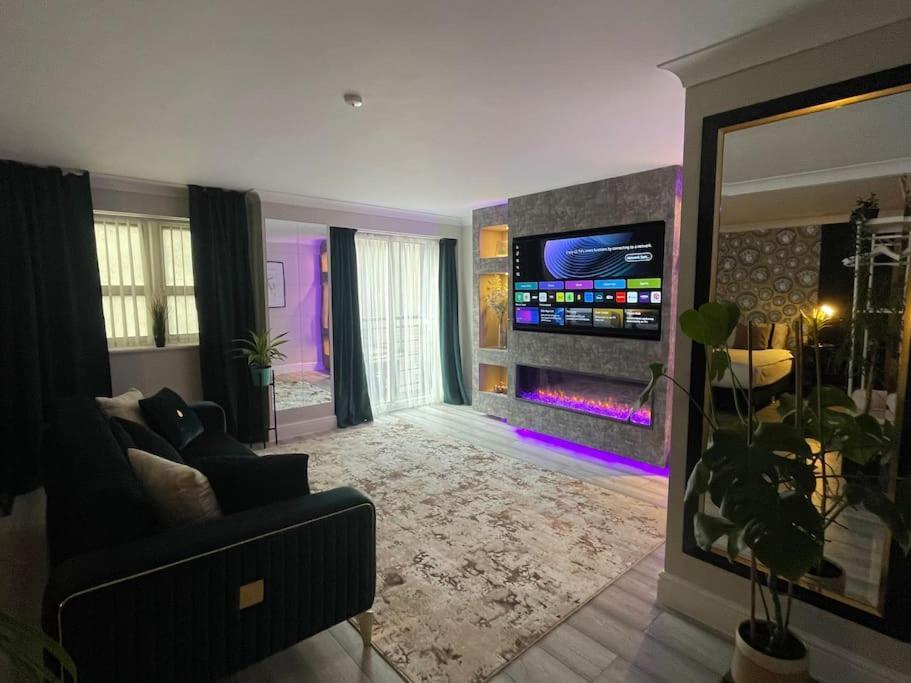 The Exclusive Jacuzzi Apartment Birmingham Exterior foto