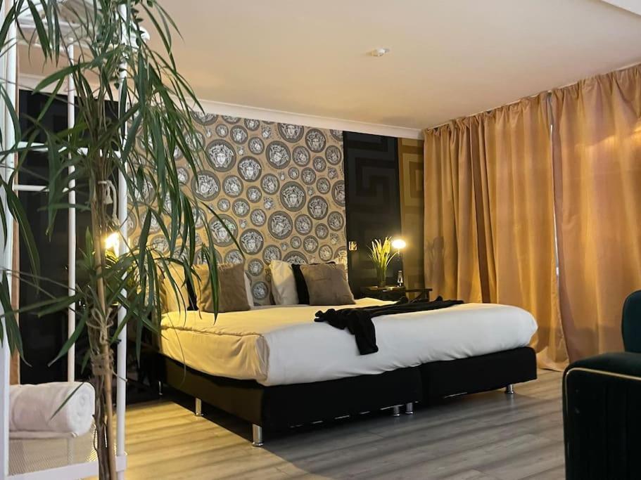 The Exclusive Jacuzzi Apartment Birmingham Exterior foto